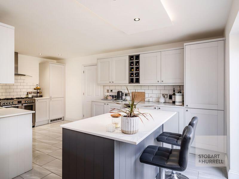 Kitchen Breakfast Bar