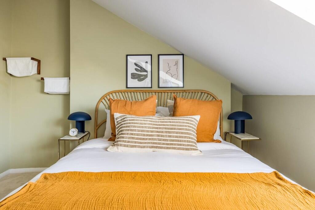 9b7c7705-8db3-4da...