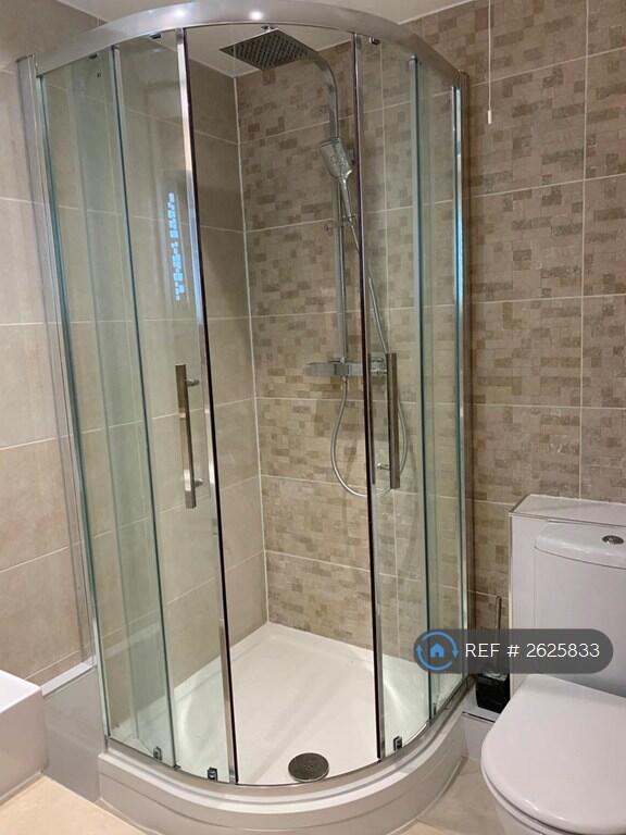 Ensuite For Double Bedroom 2