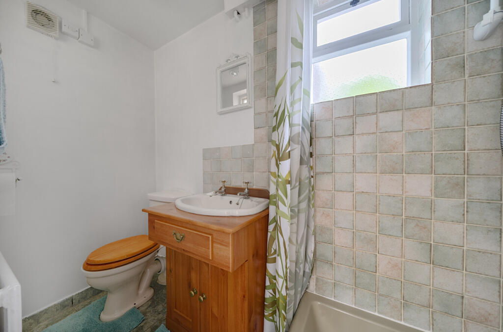 -682c9560201c2-l-1287263-40-6829c7770f347-ARW