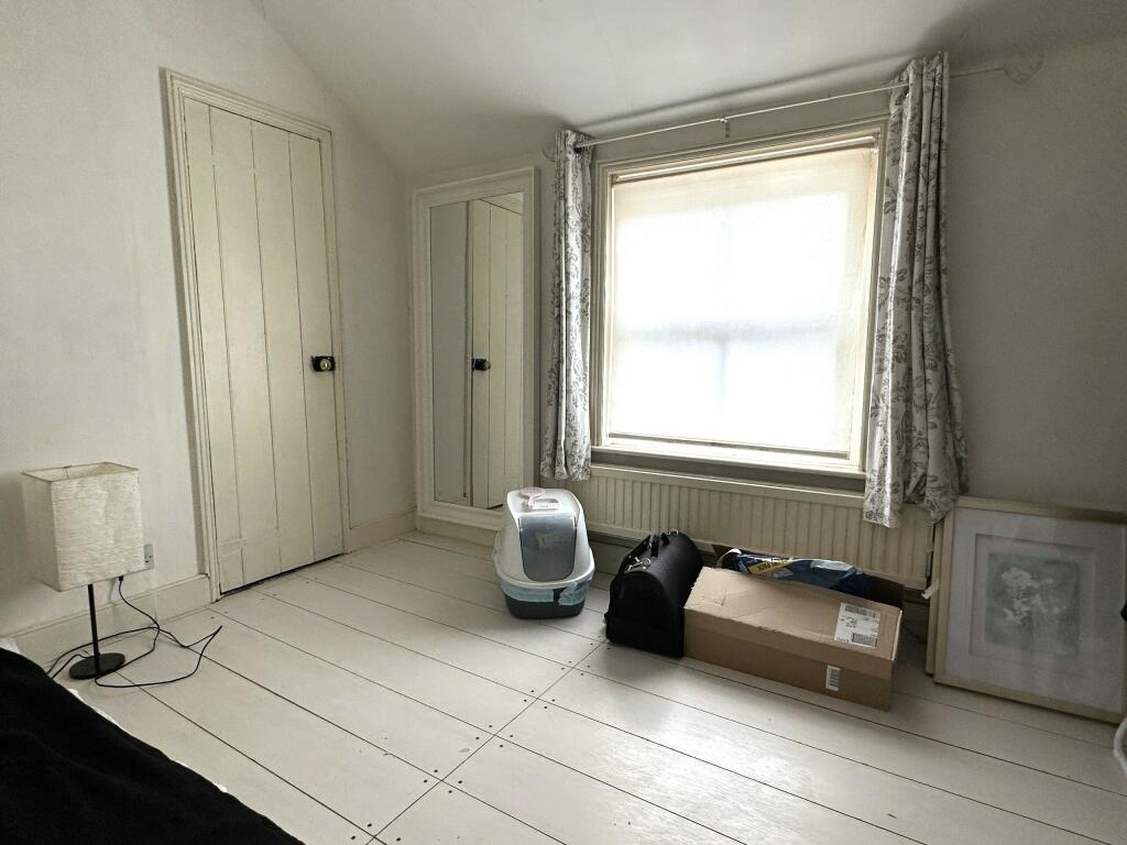 Bed 4.JPG