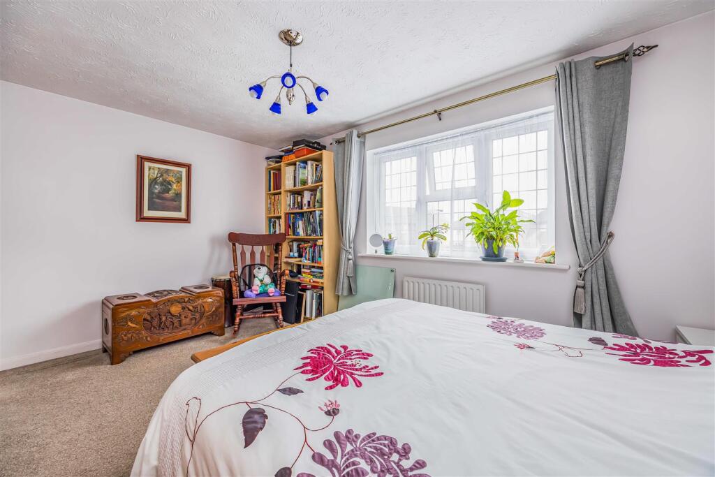 8 Topaz Grove, Waterlooville-Small-PorticoMarketin