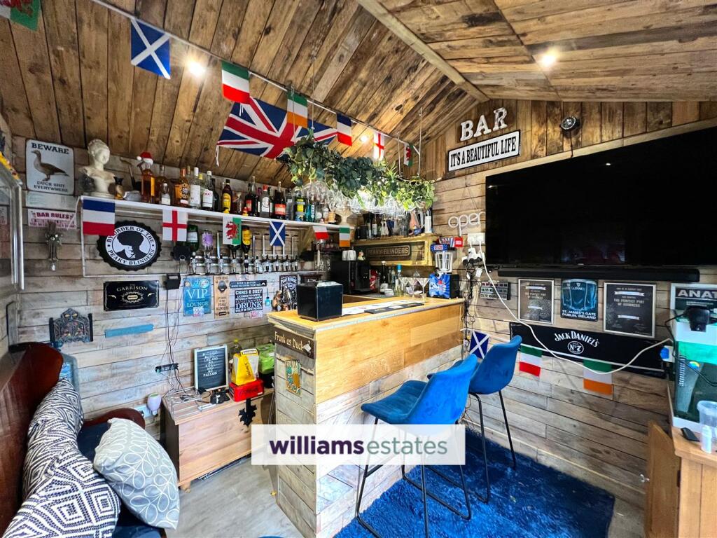 Outside Bar