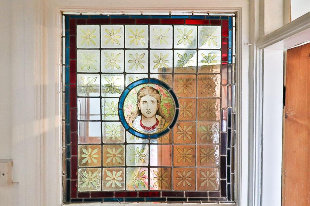 Feature window