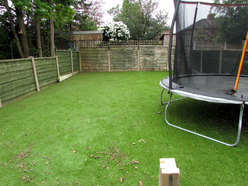 CliftonSt42gdn3.JPG
