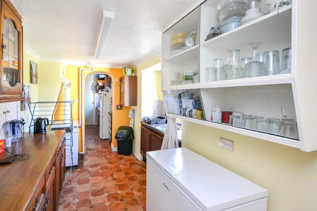 kitchen 3.jpg