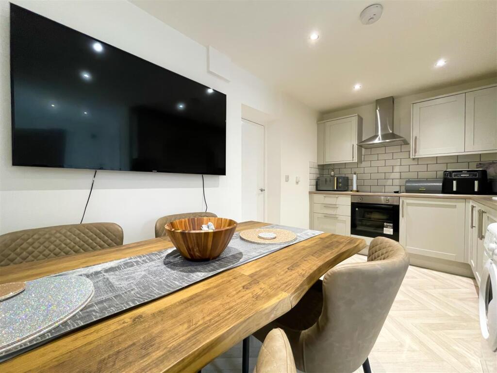 1764778019_11_21926627-8492-4aa7-b2ea-8d8fc4a5186c