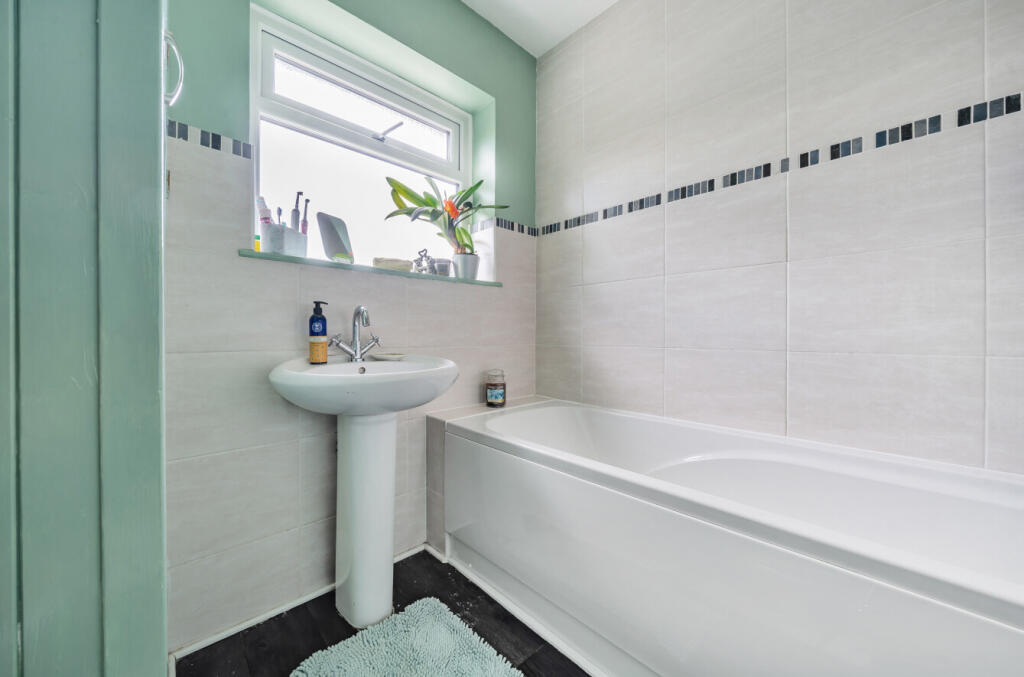 1302469-18-68432d...