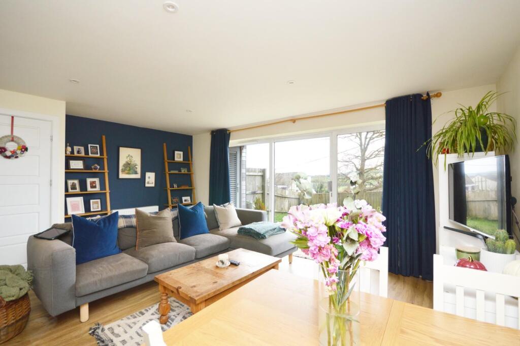 Open Plan Kitchen/Dining/Living Area