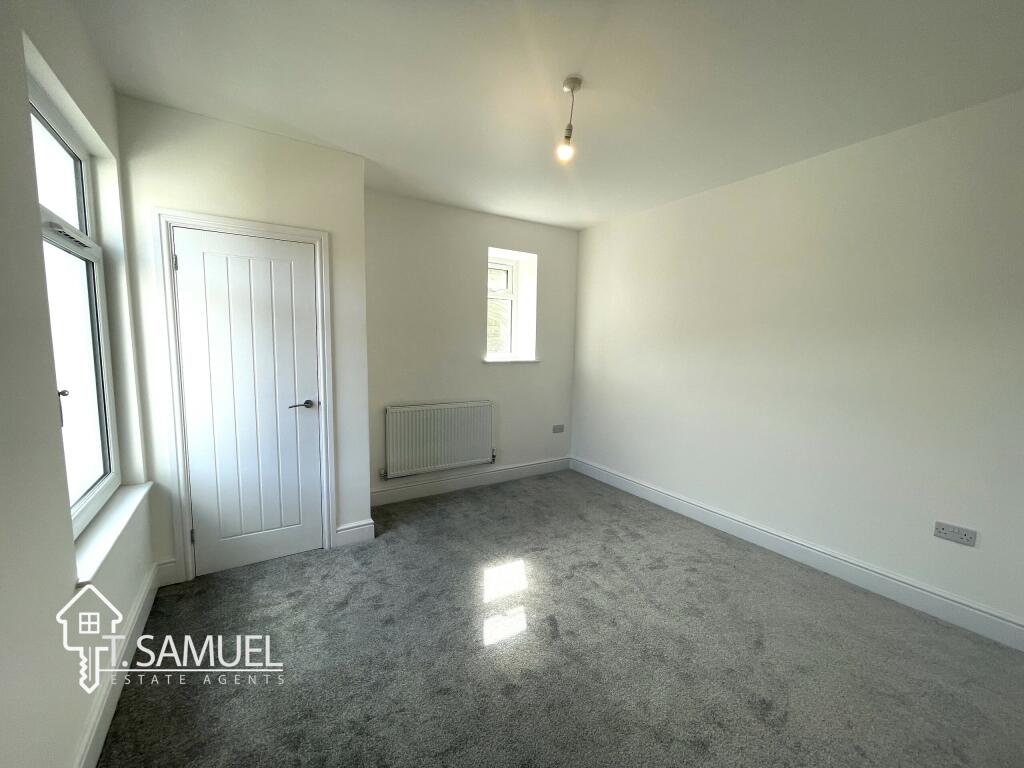 Bedroom 2c.JPG