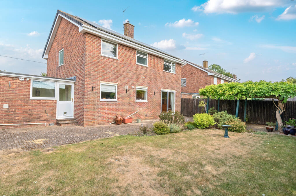 1343169-4-68a8632...