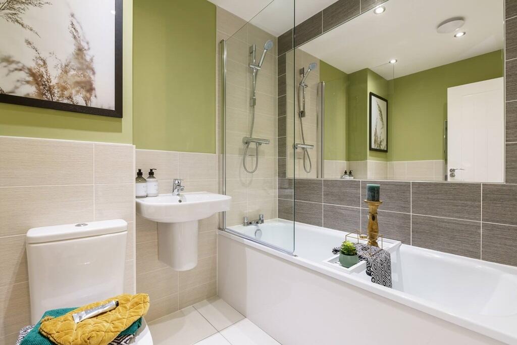 The main bathroom with high quality fixtures and fittings