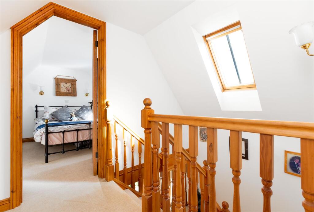 Landing to Bed 2 and en-suite