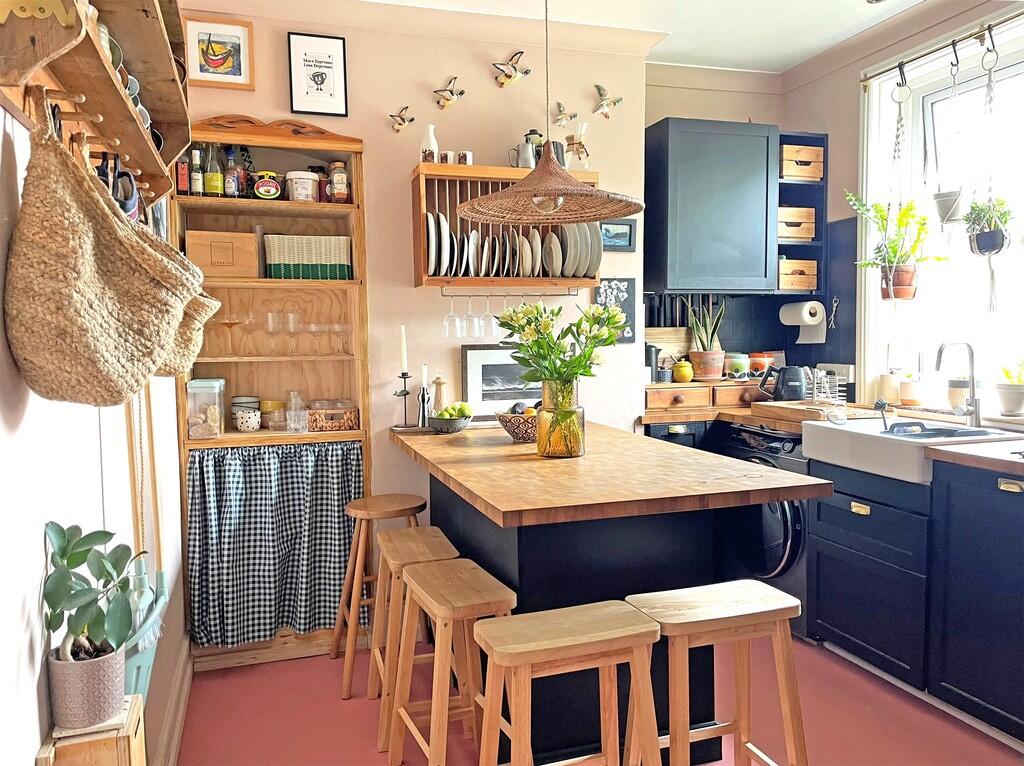 Kitchen 1