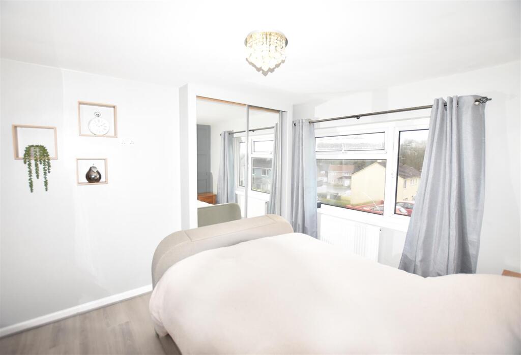 Bedroom 1.jpg