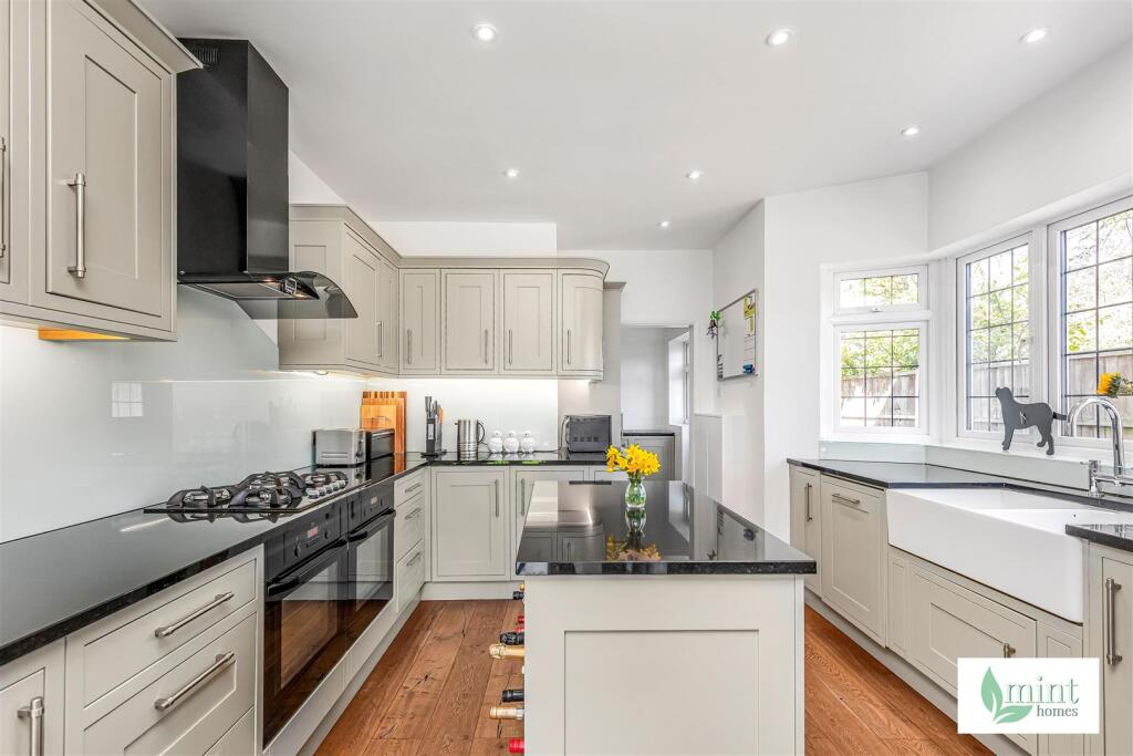 437__Woodham_Lane__Addlestone__Surrey__KT15_3QG23.