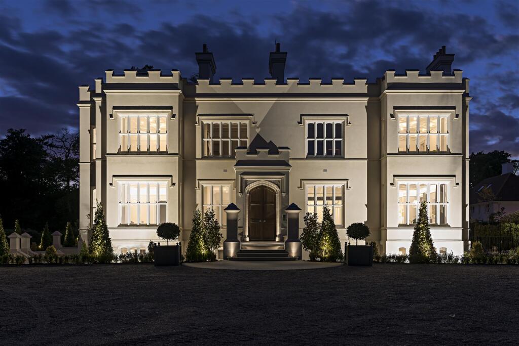 Sondes Place External 1.jpg