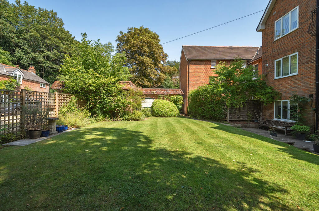 1333880-7-68934c7...