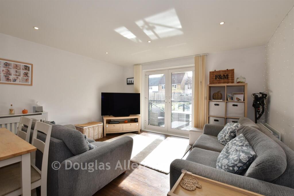 Lounge/Kitchen /Dining Room