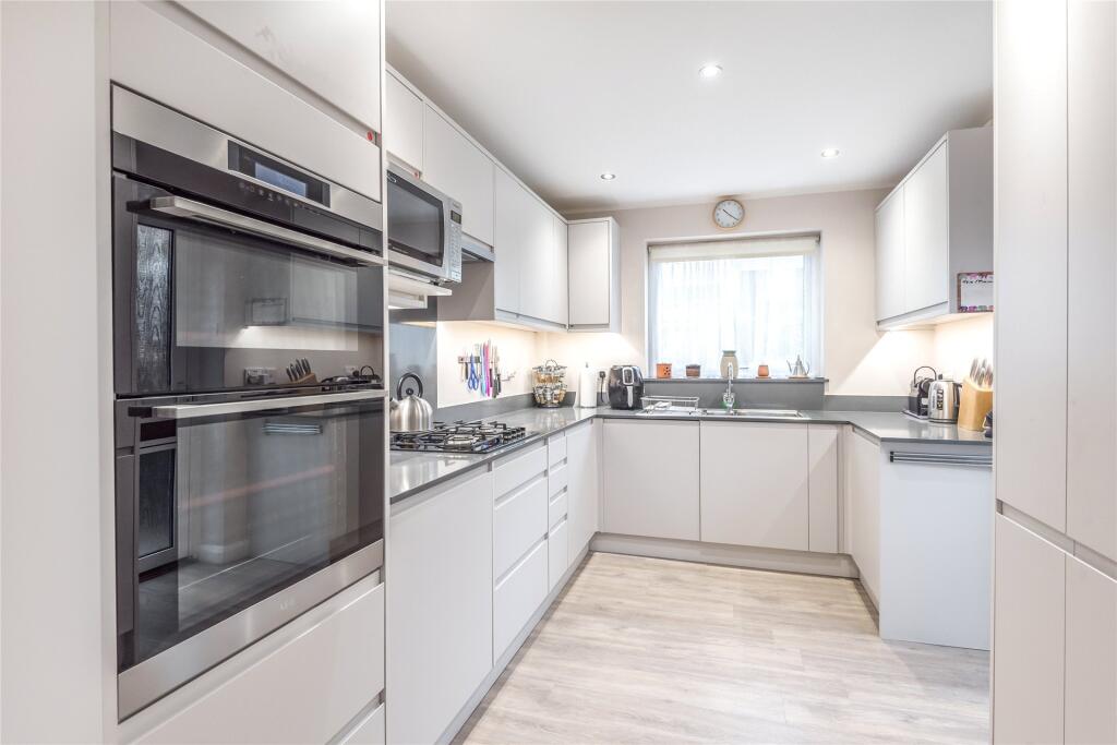 Kitchen/Breakfast Rm