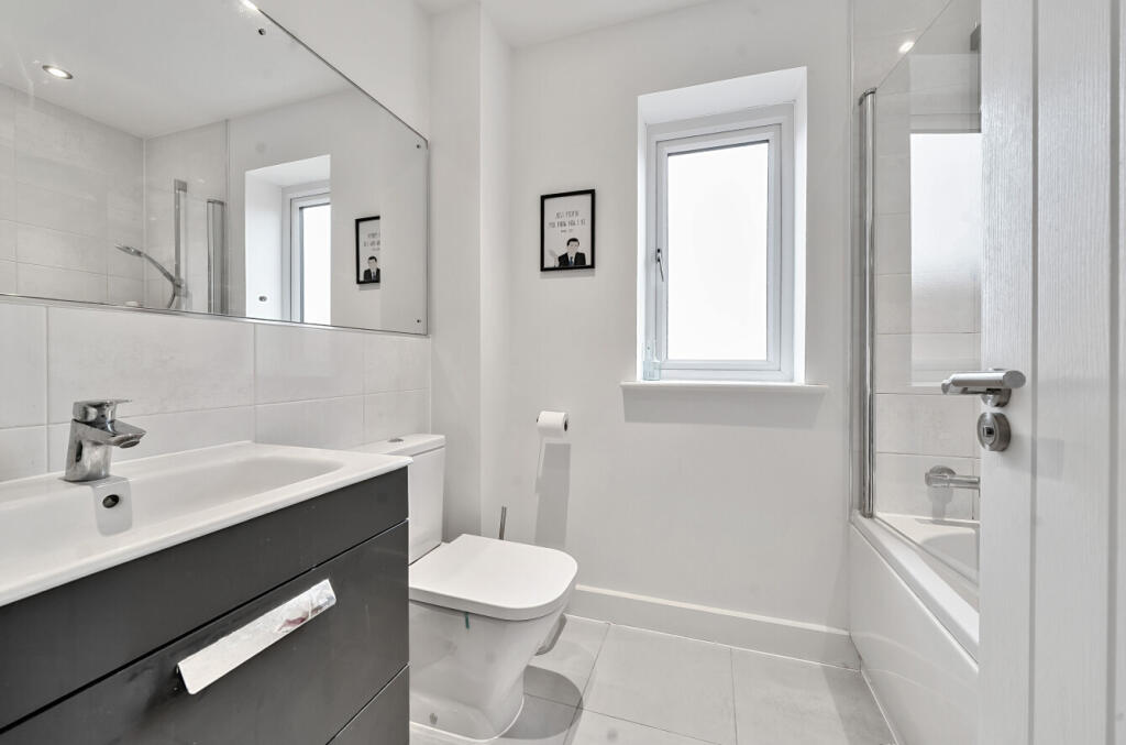 1297135-17-682f9d...