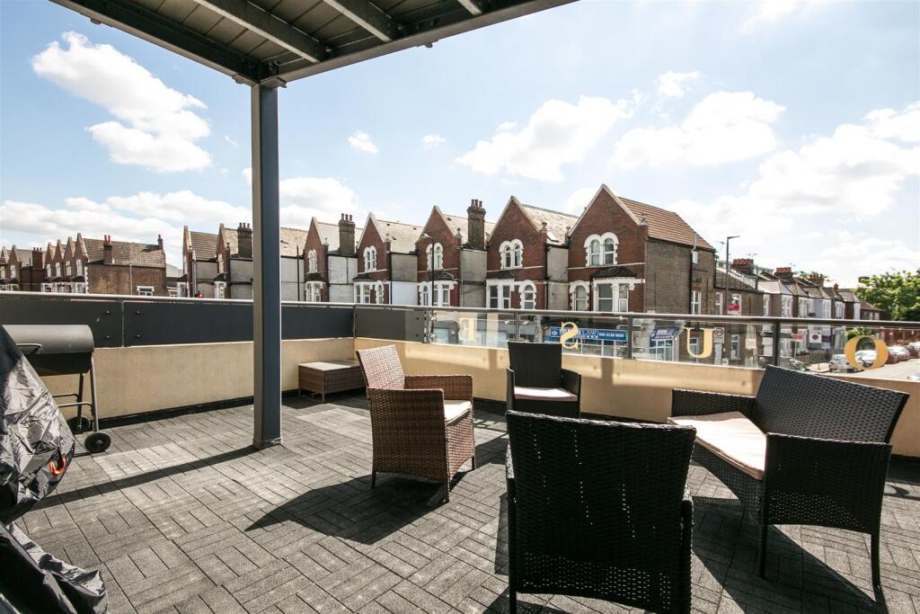 4 Vulcan House SW17 balcony 3.jpg