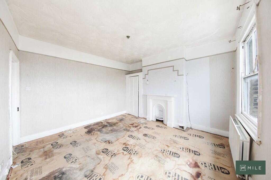 33 Warbeck Road -...