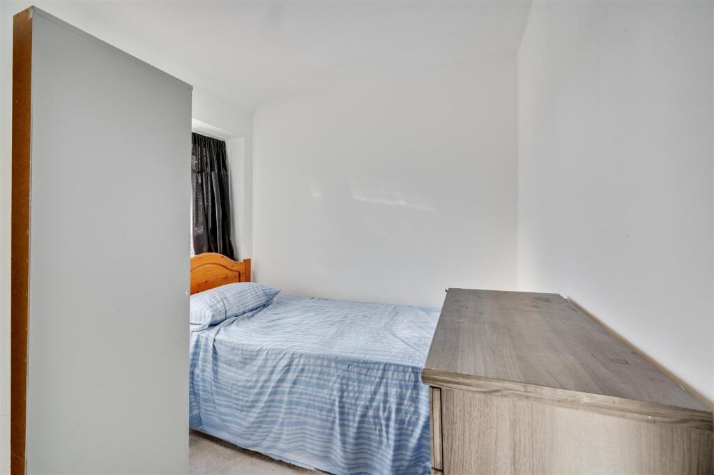 Daniels_Norbreck Gardens, Hanger Lane, NW10_005 - 