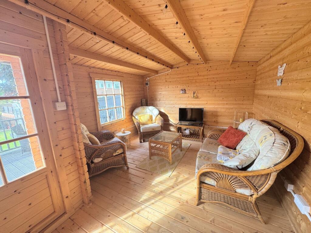 SUMMERHOUSE