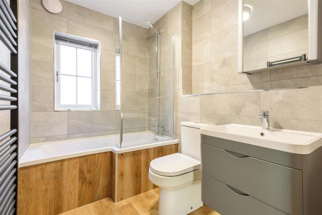 Bathroom.JPG