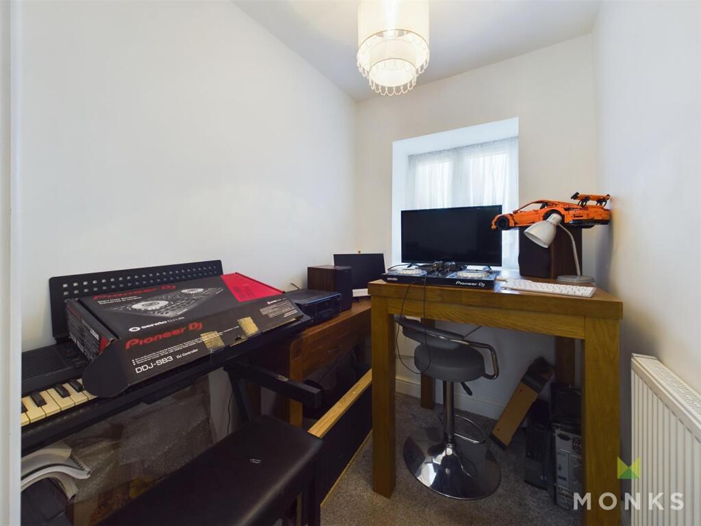 CAM01420G0-PR0532-STILL001.jpg