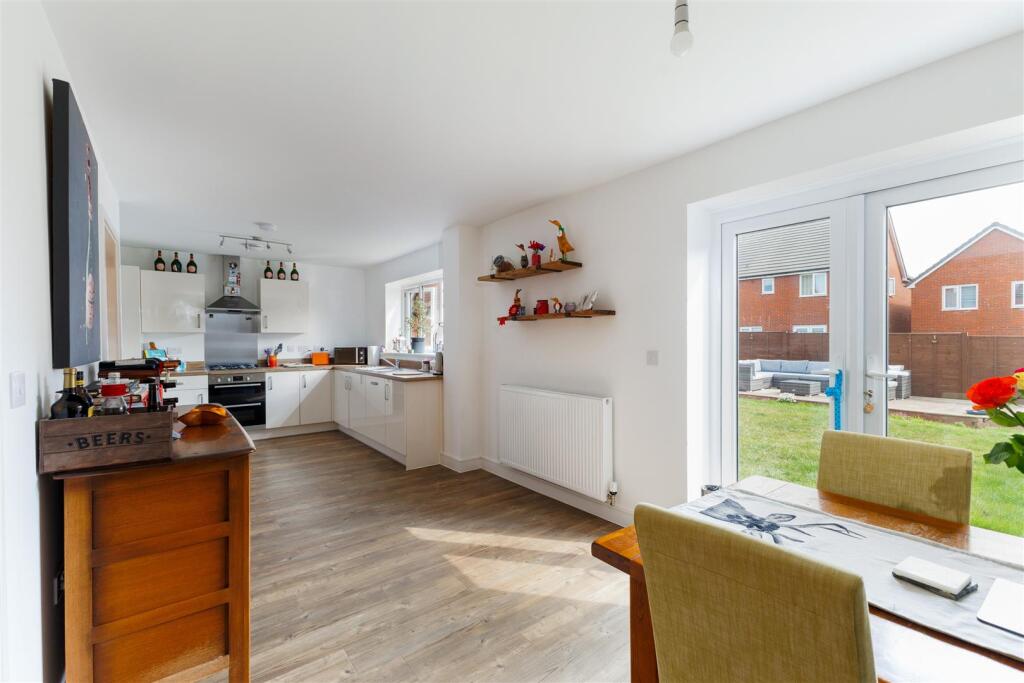 91016_11-Malcolm-Drive-Longhedge (11).jpg