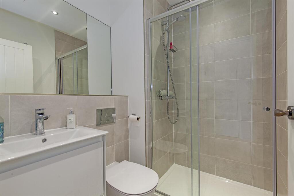 Bedroom 2 En Suite-1.jpg