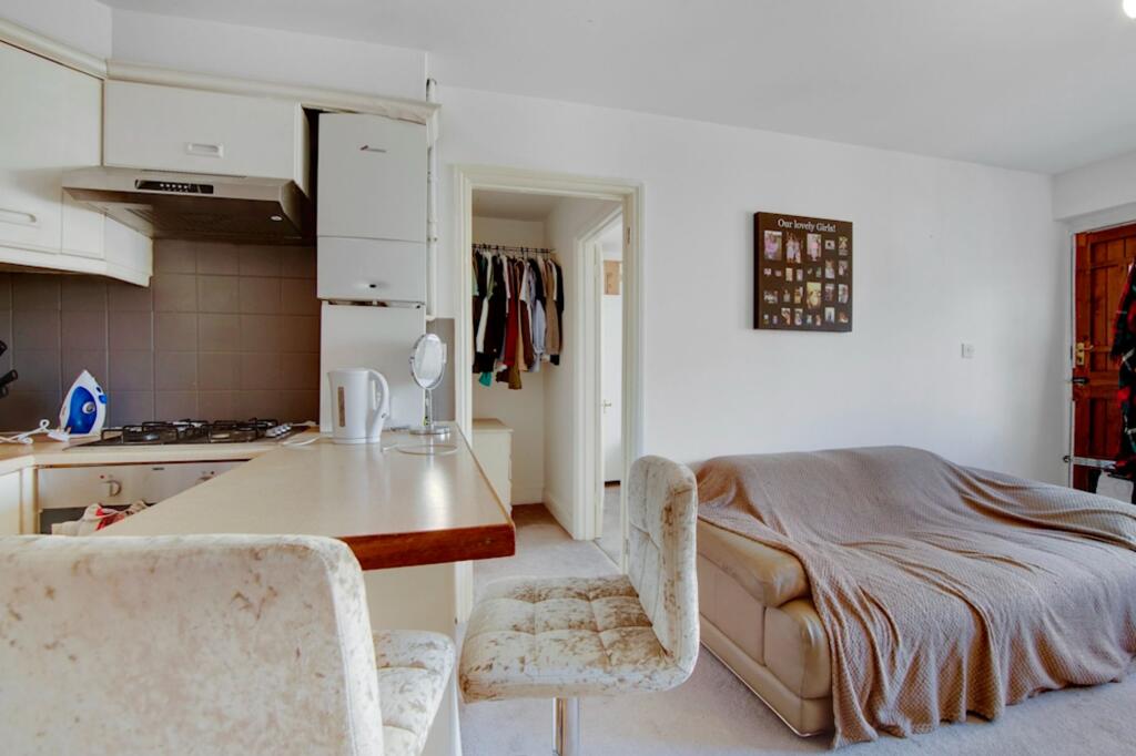 Flats A B and C, 165 French Street, Sunbury on Thames, Surrey, TW16 5JY