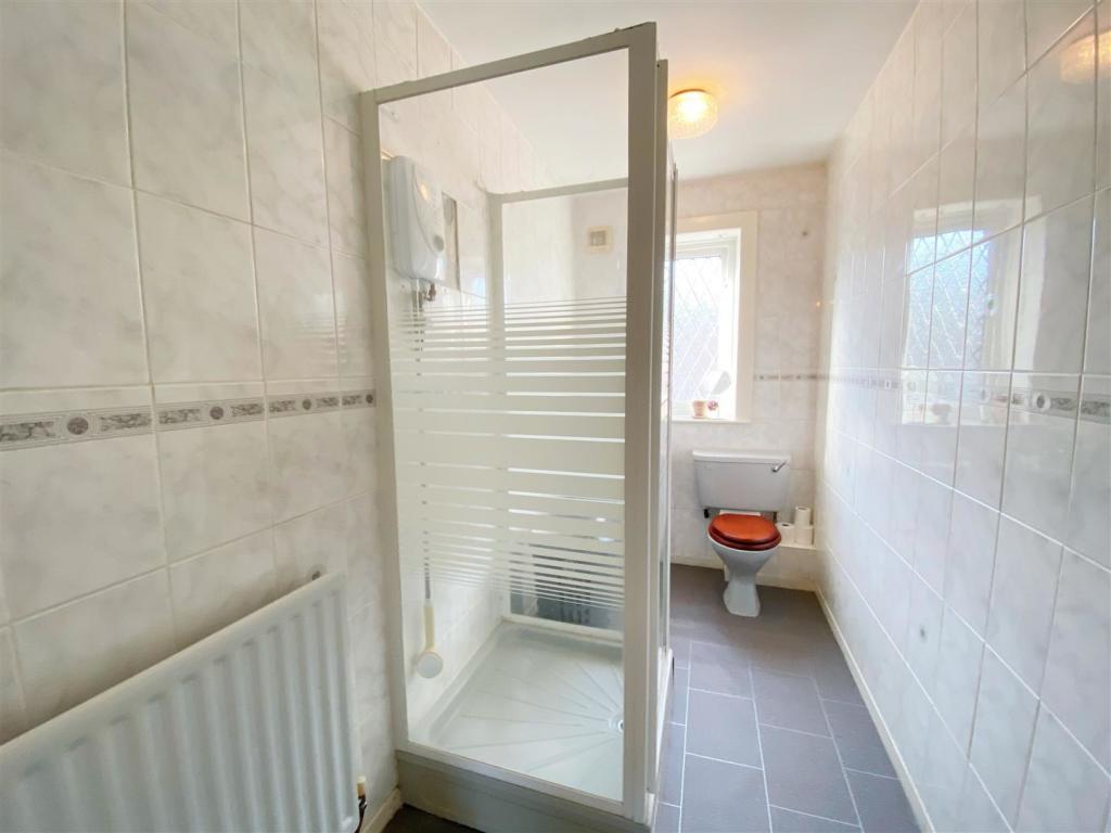 Shower Room.jpg