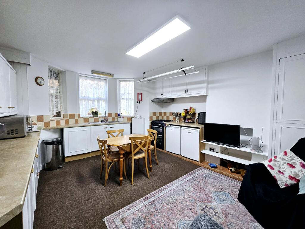 15cb5b58-5fb2-4ba5-8735-dee23fb5d892