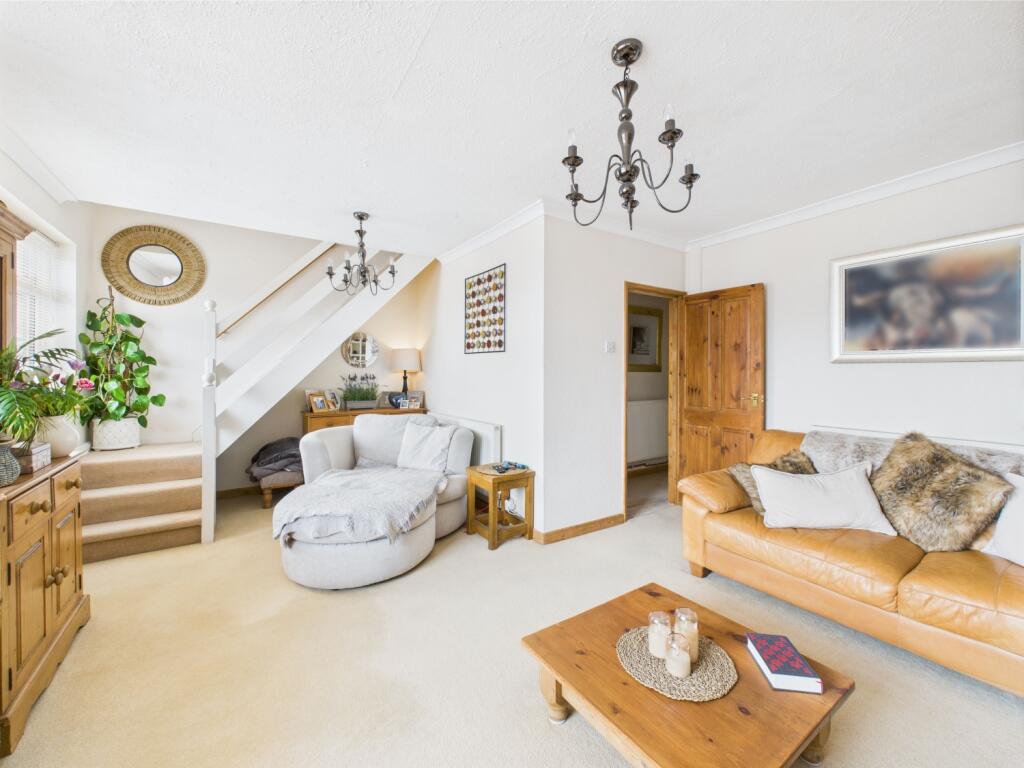 4. CAM04922G0-PR0020-STILL030