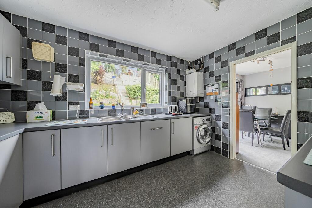 Kitchen (2)