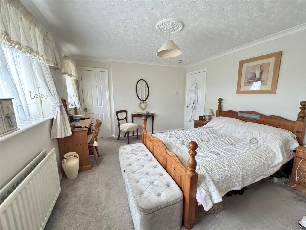 Bed 1 2.jpg