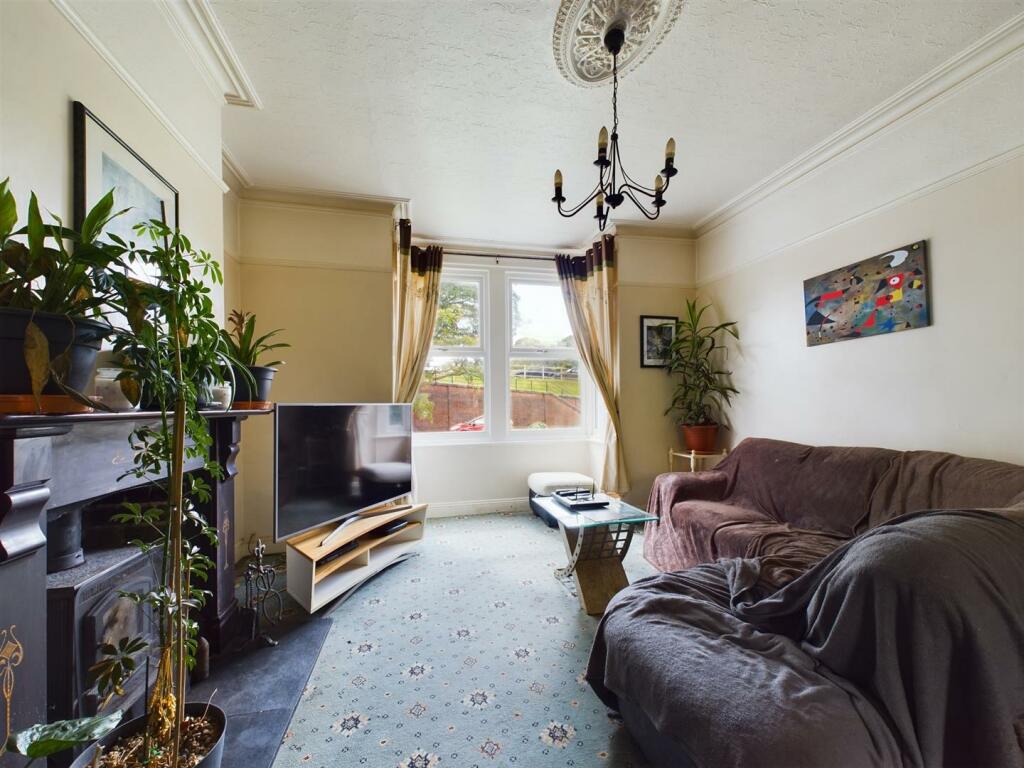 Lounge: