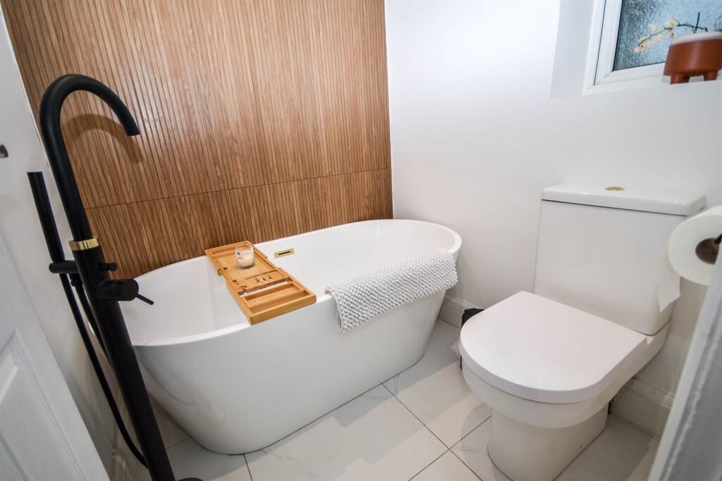 Ground Floor Bathroo