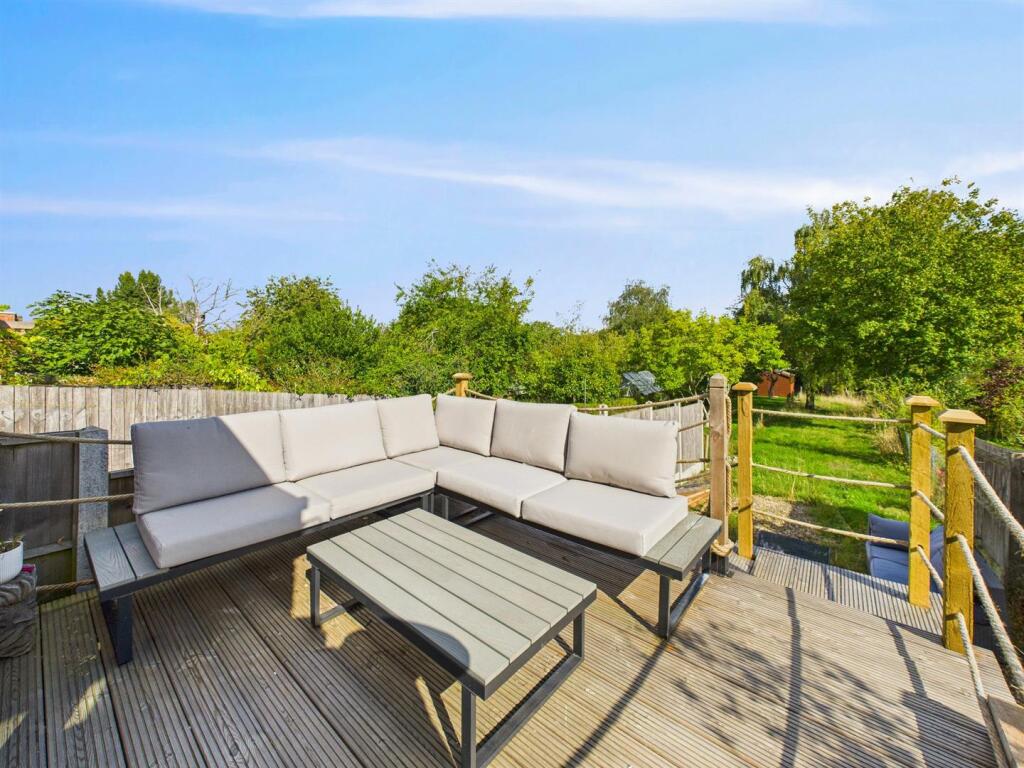 9 The Leys decking shot.jpg