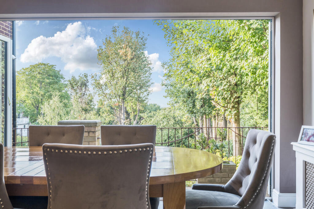 1346010-21-68be84...