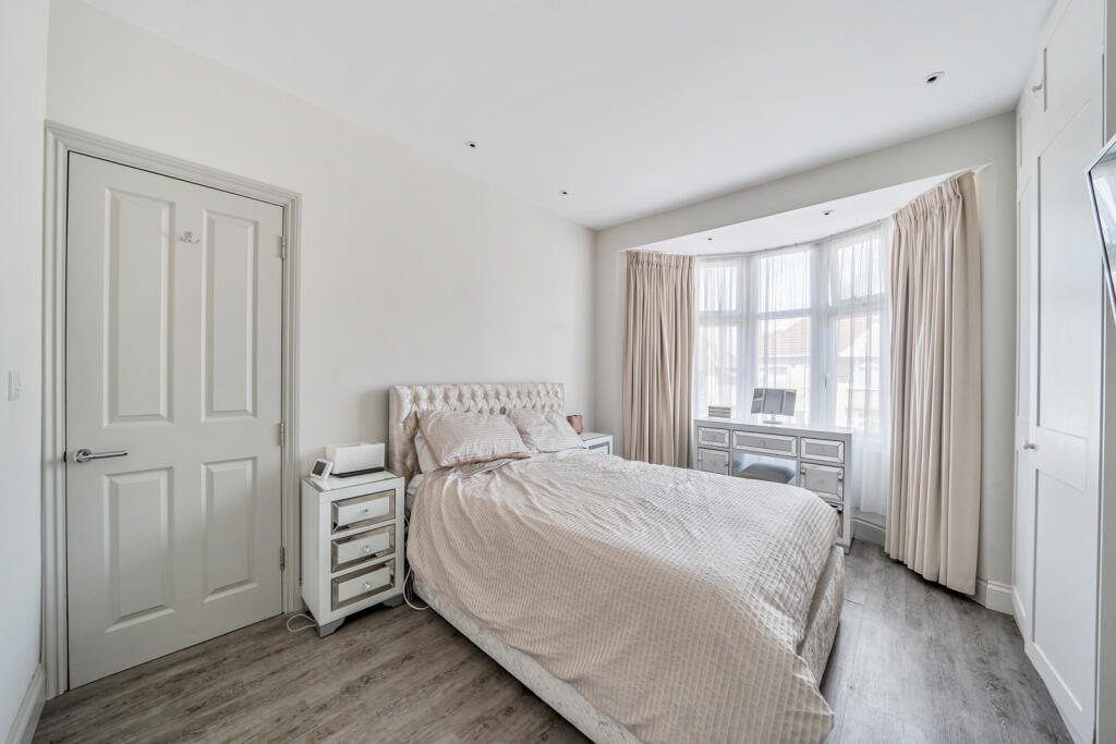 1340466-19-689b40...