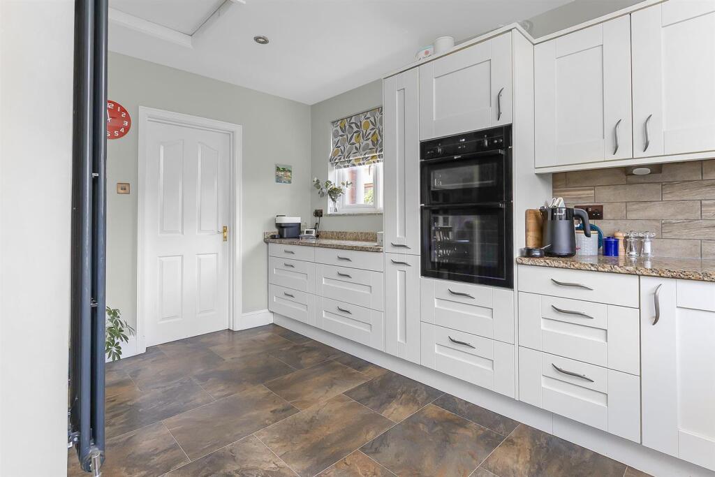 12 Longrood Road (19).jpg