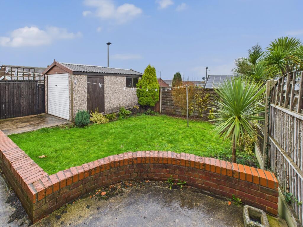 CAM04233G0-PR0045-STILL029