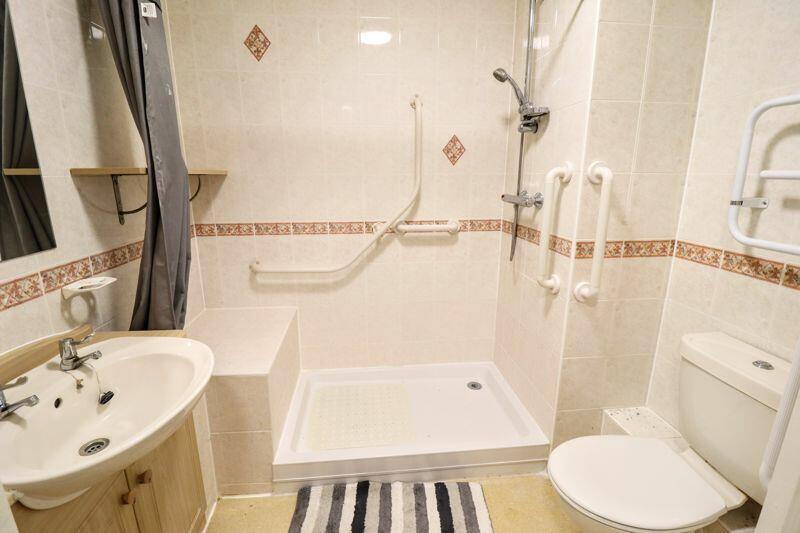 SHOWER ROOM