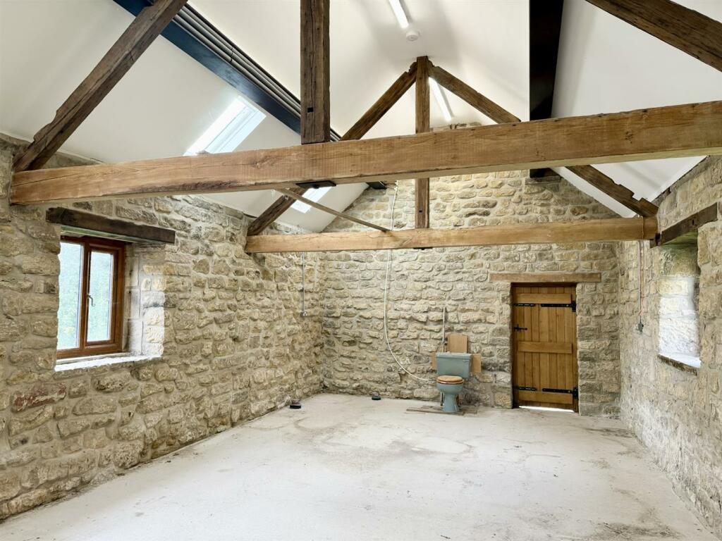 Storage outbuilding