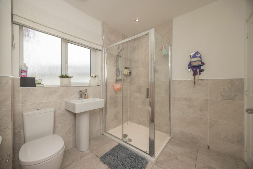 Jack &amp; Jill Bathroom