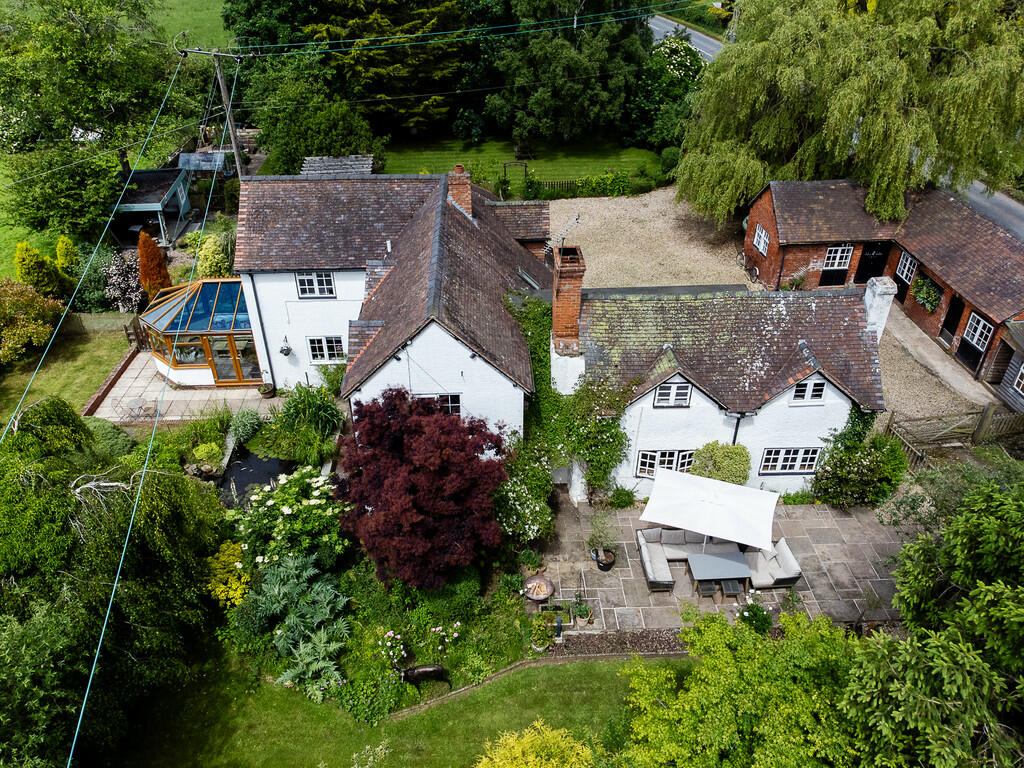 Oaklands Cottage-...